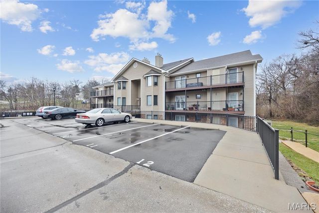 4501 Eli Drive I, St Louis, MO 63128