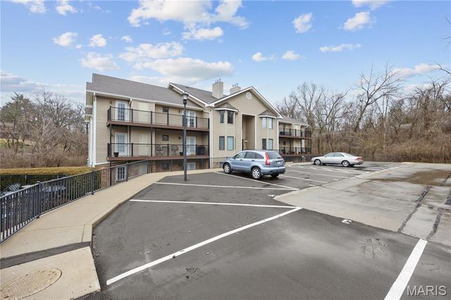 4501 Eli Drive I, St Louis, MO 63128