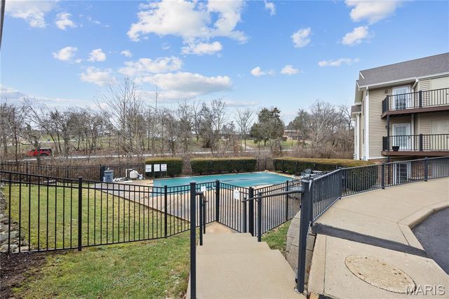 4501 Eli Drive I, St Louis, MO 63128