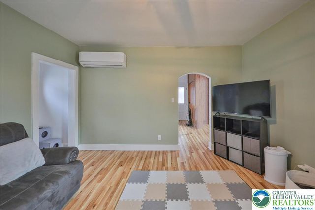 1138 Loxley Lane, Salisbury Twp, PA 18103