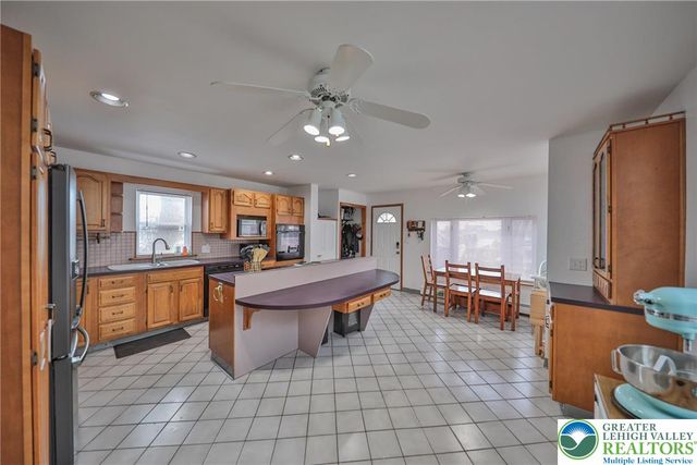 1138 Loxley Lane, Salisbury Twp, PA 18103