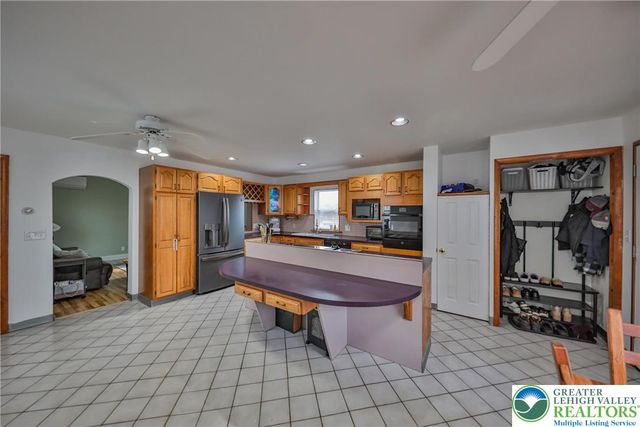 1138 Loxley Lane, Salisbury Twp, PA 18103