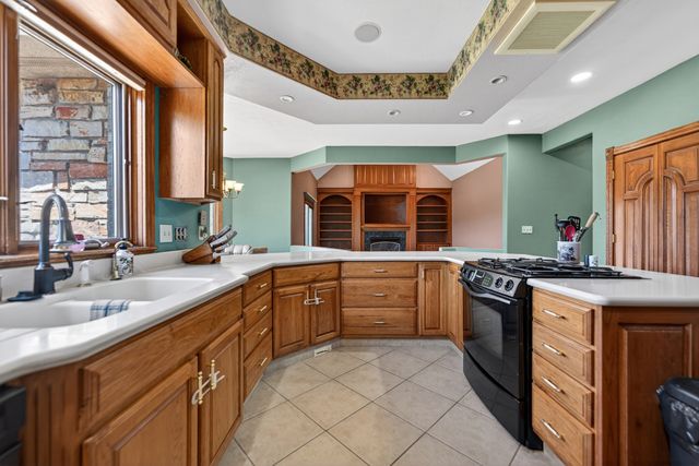 15215 WHITE SCHOOL Road, Roscoe, IL 61073