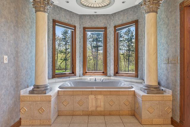 15215 WHITE SCHOOL Road, Roscoe, IL 61073