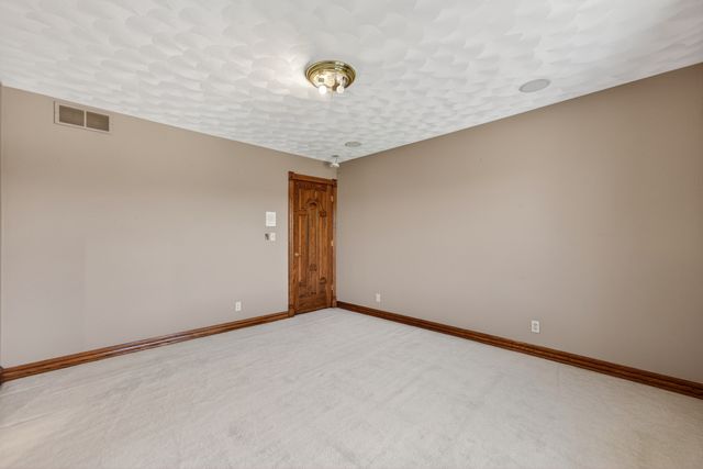 15215 WHITE SCHOOL Road, Roscoe, IL 61073