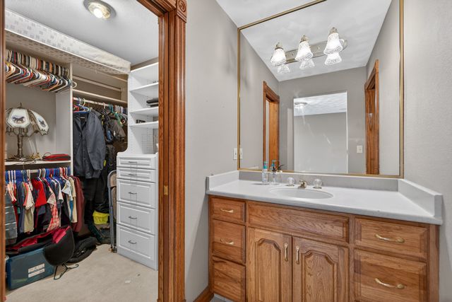 15215 WHITE SCHOOL Road, Roscoe, IL 61073