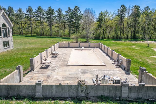 15215 WHITE SCHOOL Road, Roscoe, IL 61073