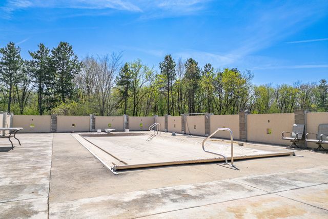 15215 WHITE SCHOOL Road, Roscoe, IL 61073