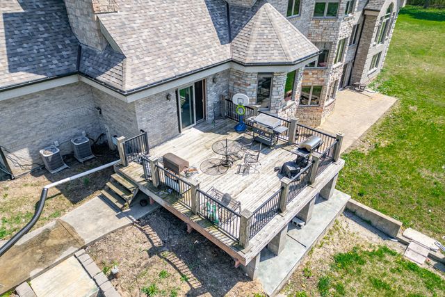 15215 WHITE SCHOOL Road, Roscoe, IL 61073