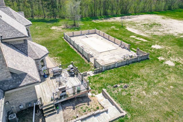 15215 WHITE SCHOOL Road, Roscoe, IL 61073