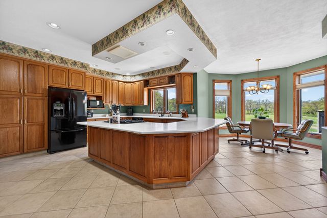 15215 WHITE SCHOOL Road, Roscoe, IL 61073