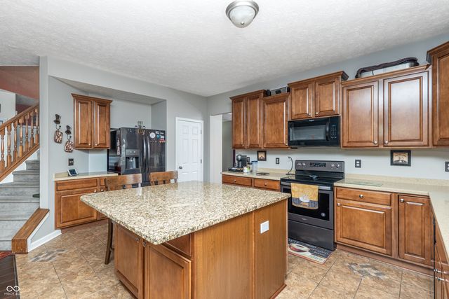 1826 Ballyganner Drive, Avon, IN 46123