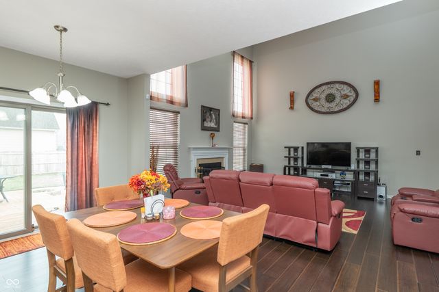 1826 Ballyganner Drive, Avon, IN 46123