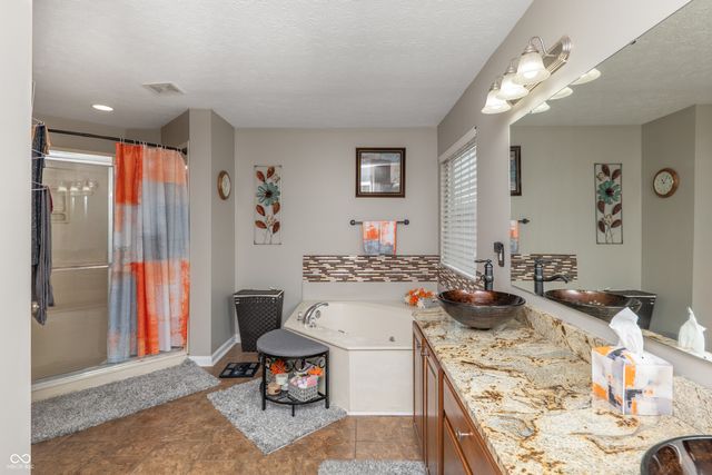 1826 Ballyganner Drive, Avon, IN 46123