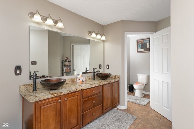 1826 Ballyganner Drive, Avon, IN 46123