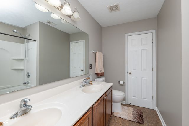 1826 Ballyganner Drive, Avon, IN 46123