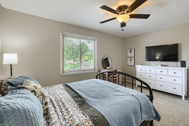 15319 40th Avenue N, Plymouth, MN 55446