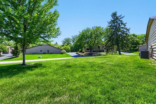 15319 40th Avenue N, Plymouth, MN 55446
