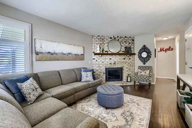 15319 40th Avenue N, Plymouth, MN 55446