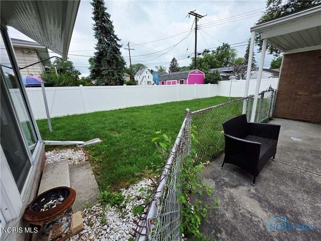 1654 Charmaine Drive, Toledo, OH 43614