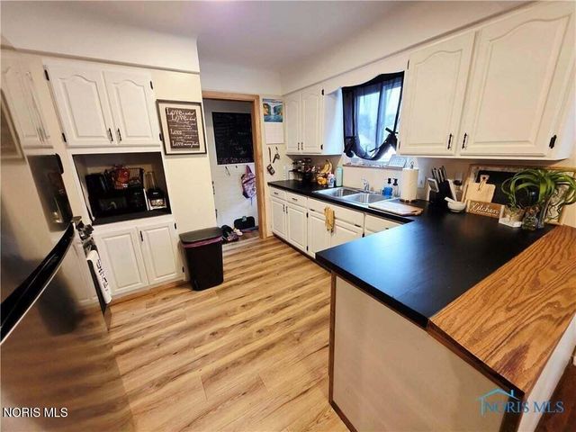 1654 Charmaine Drive, Toledo, OH 43614