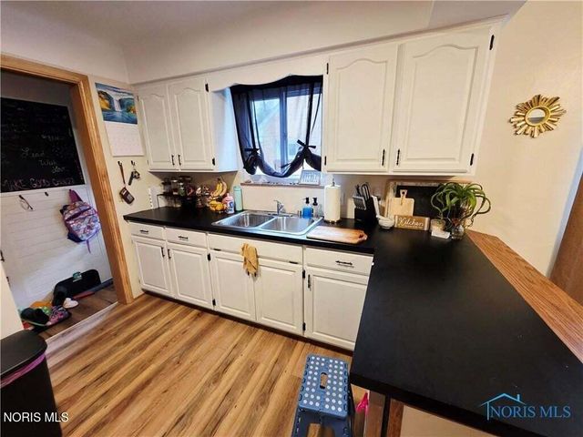 1654 Charmaine Drive, Toledo, OH 43614