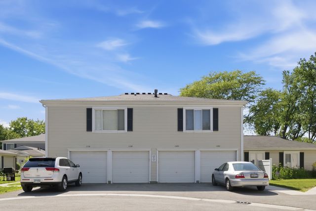 1180 Cove Drive 152B, Prospect Heights, IL 60070