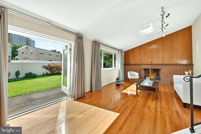 914 KENBROOK CT, Silver Spring, MD 20902