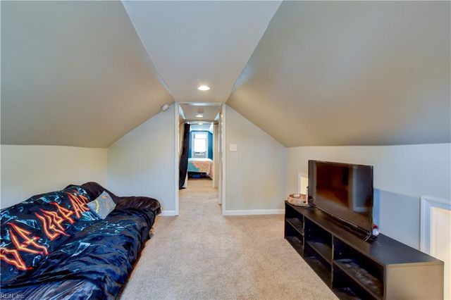 1717 Sparrow RD, Chesapeake, VA 23320