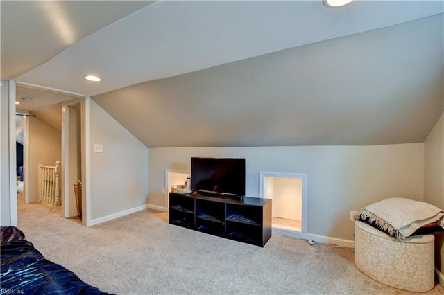 1717 Sparrow RD, Chesapeake, VA 23320