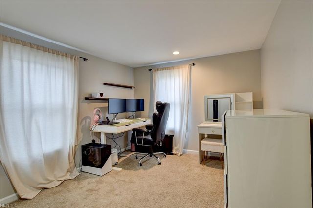 1717 Sparrow RD, Chesapeake, VA 23320