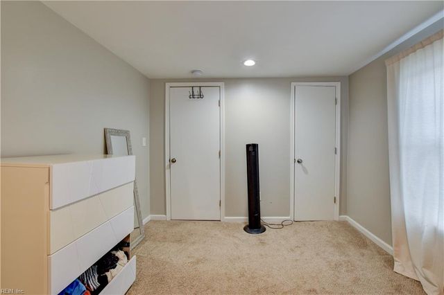 1717 Sparrow RD, Chesapeake, VA 23320