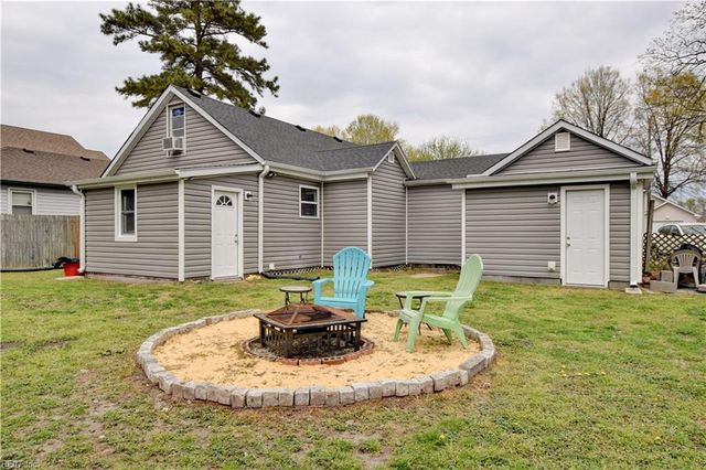 1717 Sparrow RD, Chesapeake, VA 23320