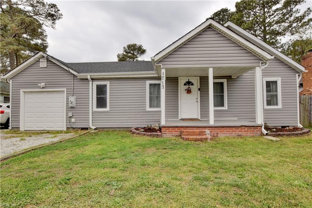 1717 Sparrow RD, Chesapeake, VA 23320