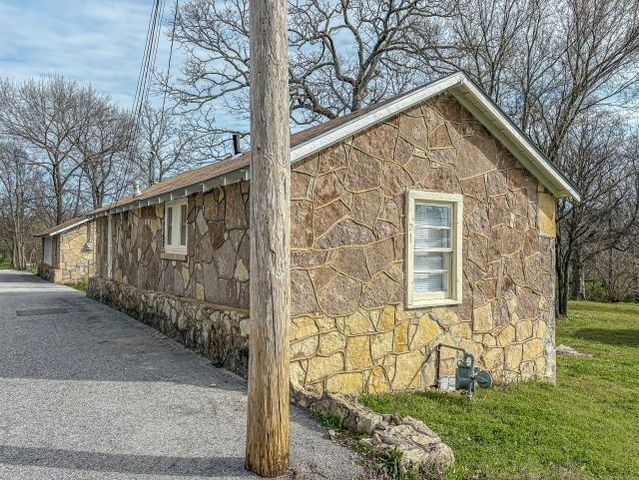 399 N College Avenue, Yellville, AR 72687