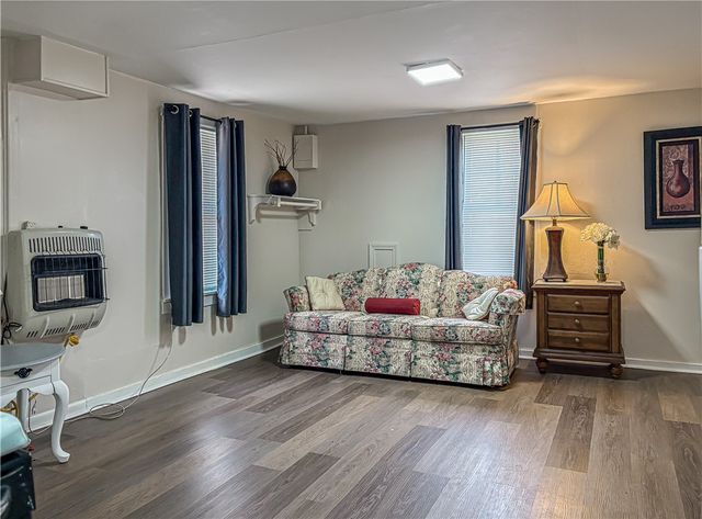 399 N College Avenue, Yellville, AR 72687