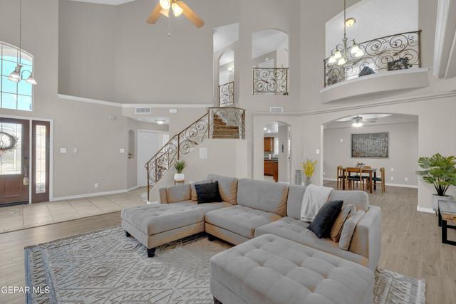 1561 VIA APPIA Street, El Paso, TX 79912