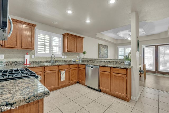 1561 VIA APPIA Street, El Paso, TX 79912
