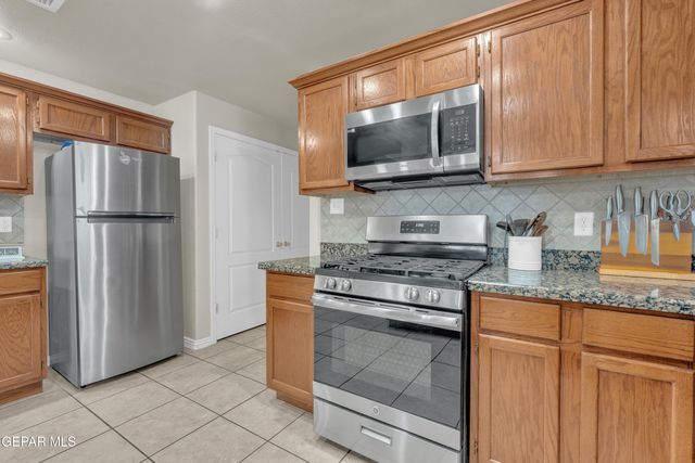1561 VIA APPIA Street, El Paso, TX 79912