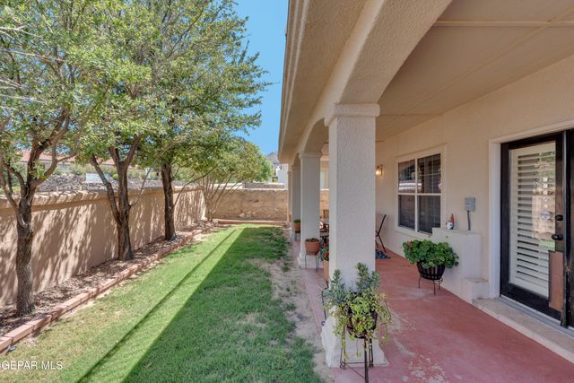 1561 VIA APPIA Street, El Paso, TX 79912