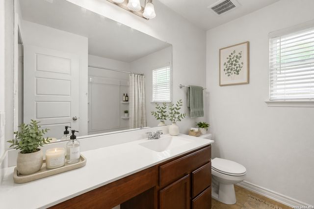 1635 IRON CRK, San Antonio, TX 78245