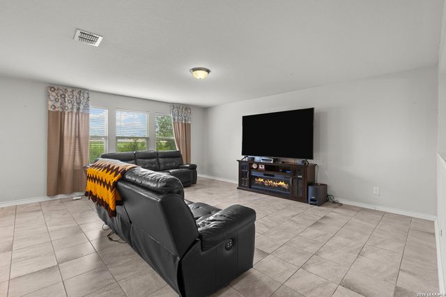 1635 IRON CRK, San Antonio, TX 78245