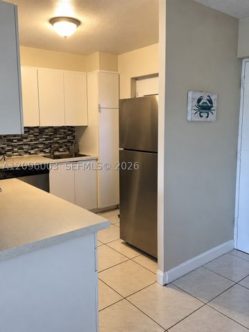 220 Kings Point Dr 411, Sunny Isles Beach, FL 33160