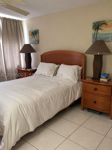 220 Kings Point Dr 411, Sunny Isles Beach, FL 33160