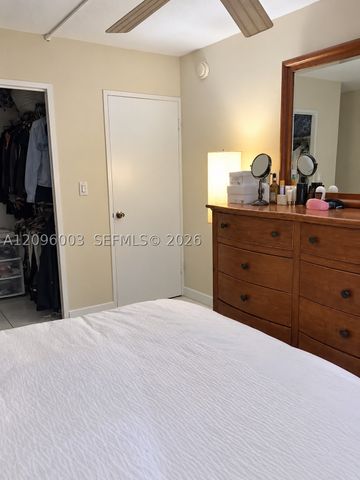 220 Kings Point Dr 411, Sunny Isles Beach, FL 33160