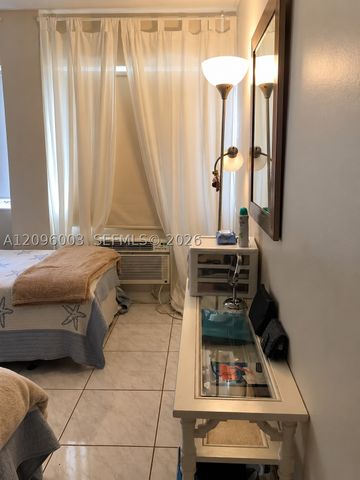 220 Kings Point Dr 411, Sunny Isles Beach, FL 33160
