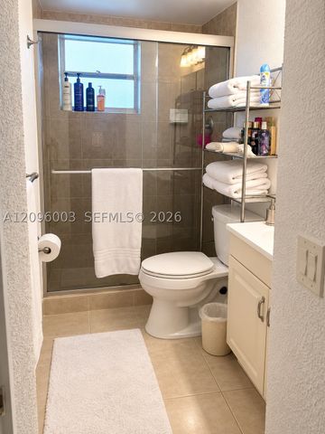 220 Kings Point Dr 411, Sunny Isles Beach, FL 33160