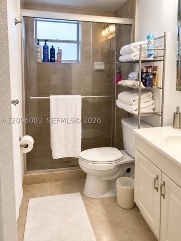 220 Kings Point Dr 411, Sunny Isles Beach, FL 33160