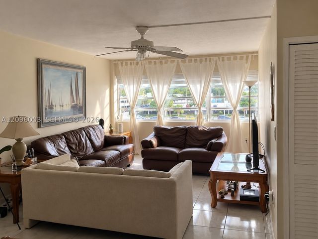 220 Kings Point Dr 411, Sunny Isles Beach, FL 33160