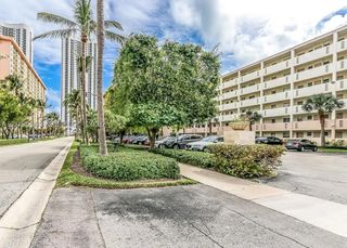 220 Kings Point Dr 411, Sunny Isles Beach, FL 33160